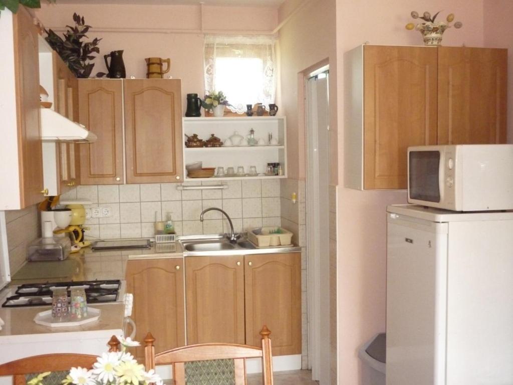 Barbara Apartmanhaz Kehidakustány Eksteriør billede